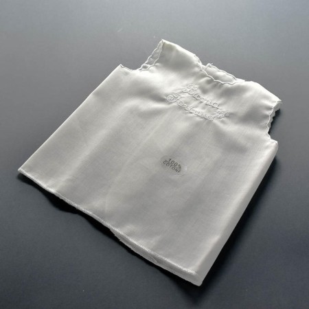 Camicina della Fortuna in Cotone Bianco con Ricamo a Mano Buona Fortuna